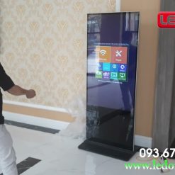 màn hình quảng cáo 86inch chân đứng