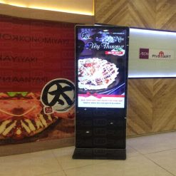 Màn hình quảng cáo LCD chân đứng 65 inch wifi SAMSUNG / LG - LEDONE