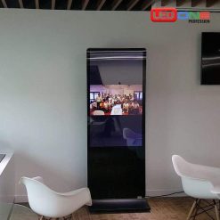 Cho thuê màn hình LCD Quảng Cáo 49 inch - LEDONE