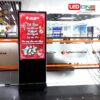 Màn hình quảng cáo LCD chân đứng 70 inch SAMSUNG / LG - LEDONE