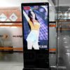 Màn hình quảng cáo LCD chân đứng 60 inch SAMSUNG/LG - LEDONE
