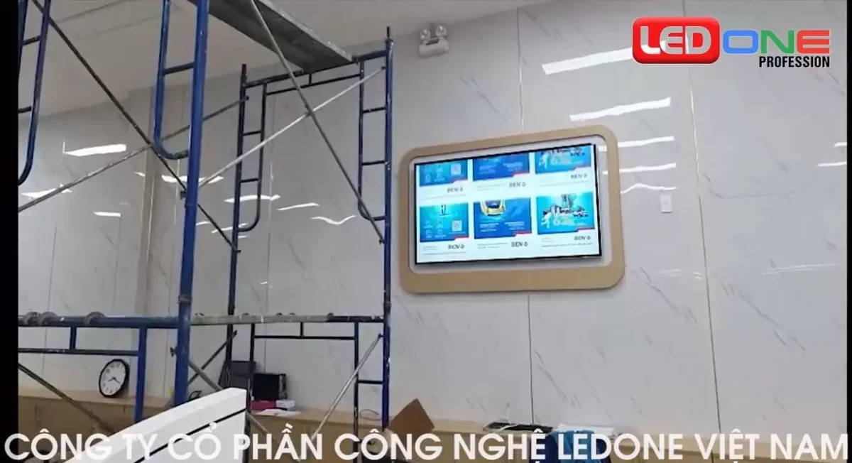Lắp đặt 10 màn hình quảng cáo chân đứng và treo tường cho ngân hàng BIDV An Dương Vương, Tp HCM