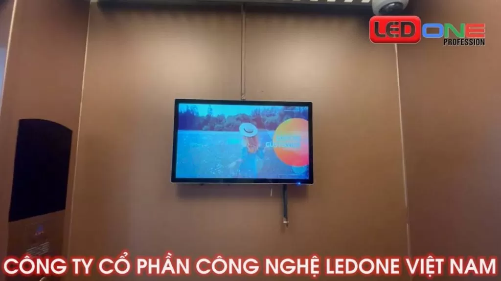 Lắp đặt màn hình quảng cáo LCD 32 inch wifi tại Chùa Bộc, Hà Nội