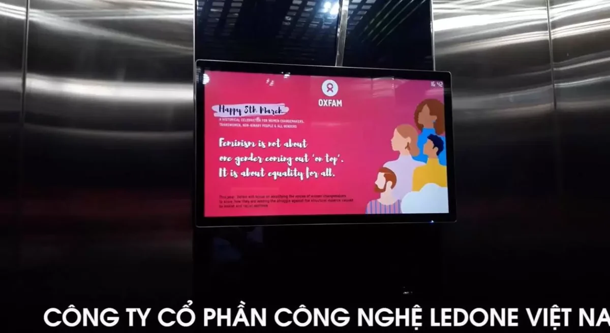 Lắp đặt màn hình quảng cáo thang máy 22 inch tại Oxfam Lê Đại Hành