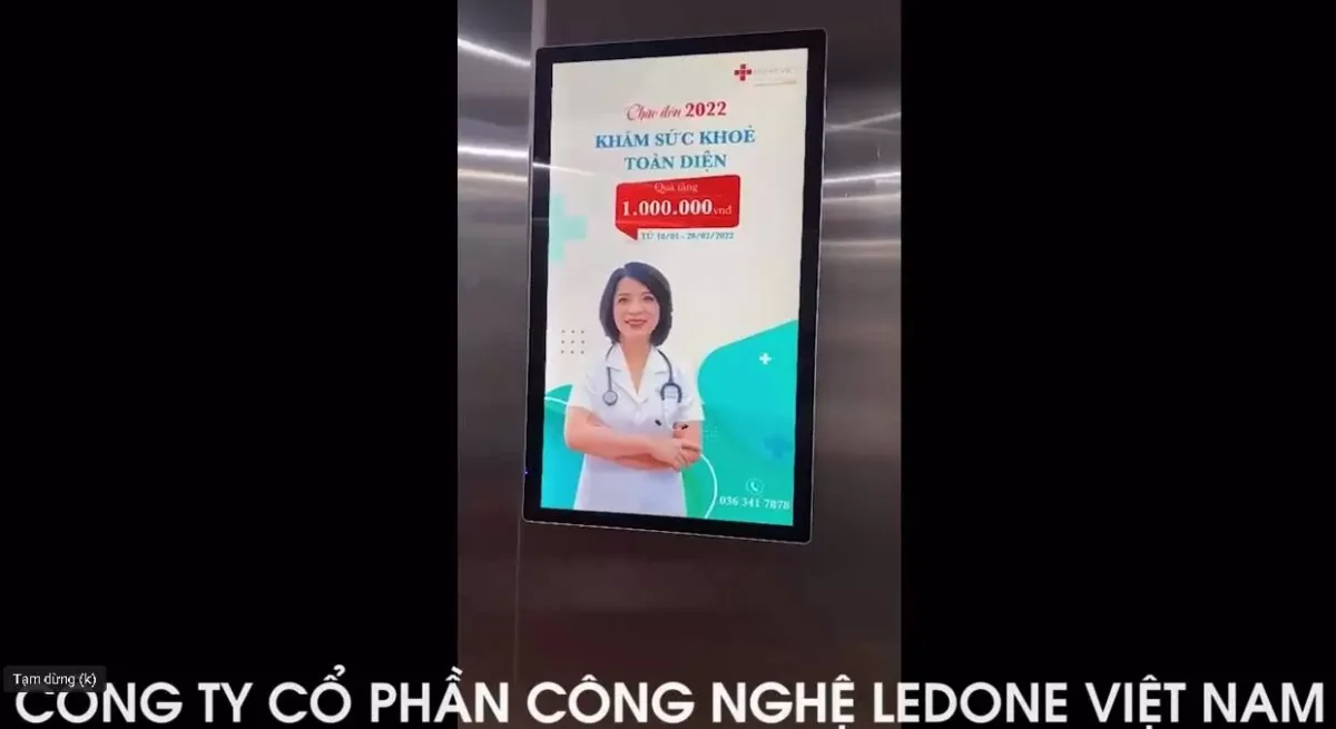 Lắp đặt màn hình quảng cáo thang máy 22 inch bệnh viện Việt Hưng