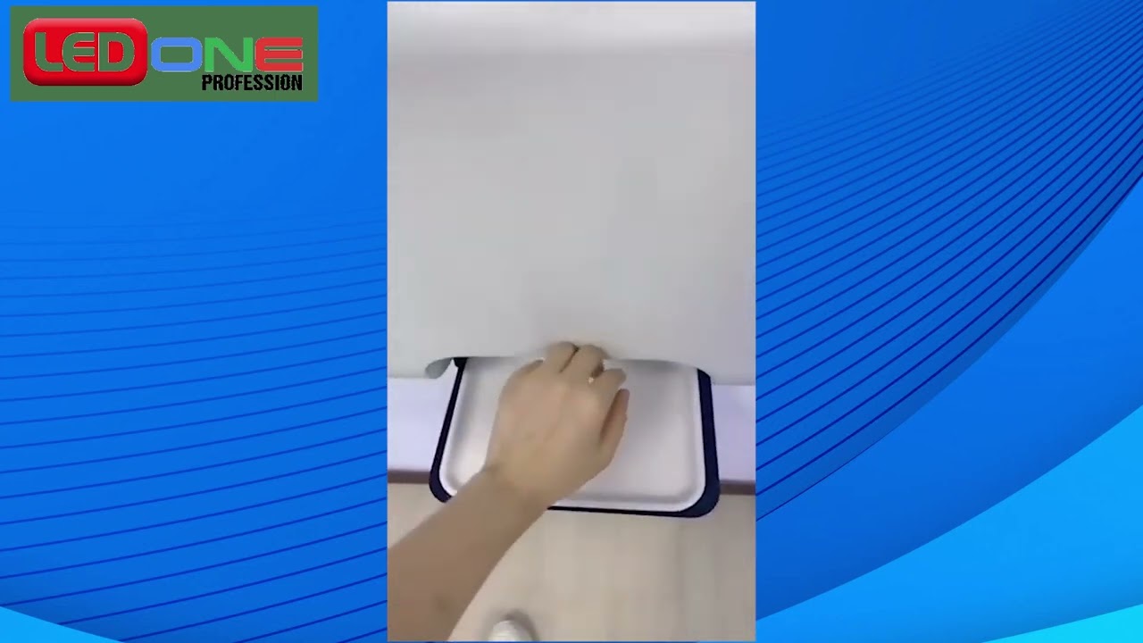 Màn hình LCD quảng cáo tích hợp sát khuẩn tay tự động tại LEDONE Miền Nam - Giải pháp 2 trong 1 cho không gian công cộng
