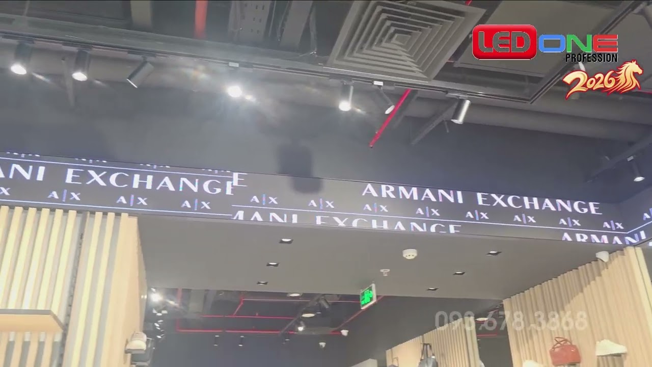Thi công màn hình LED dẻo P3.076 tại Vincom Bà Triệu - LEDONE Miền Nam nâng tầm quảng cáo thương hiệu