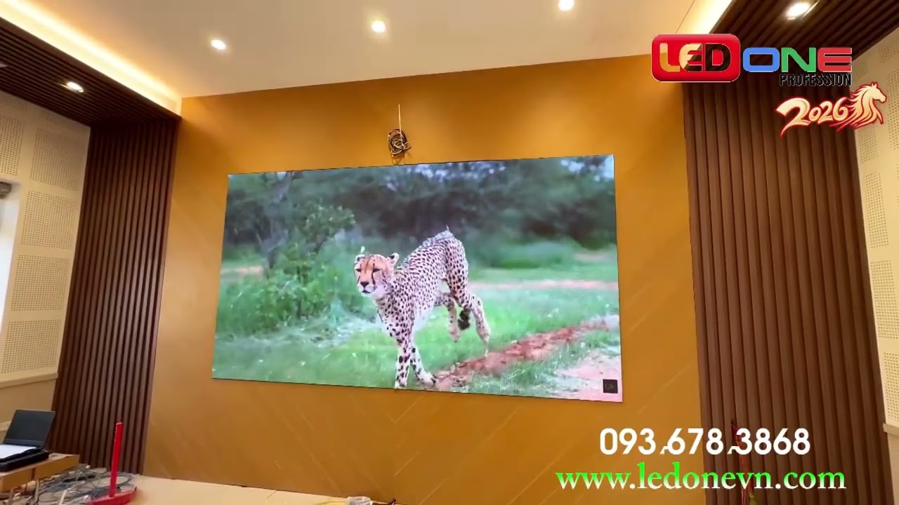 Thi công màn hình LED P1.86 trong nhà tại UBND Phường Long Biên - Dự án trọn gói bởi LEDONE Miền Nam